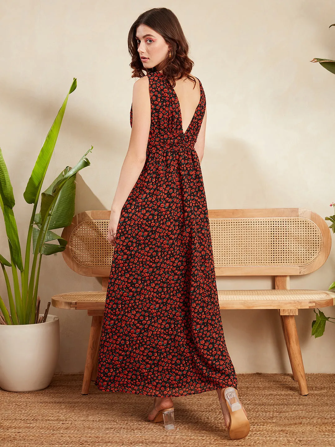 Berrylush Women Black & Red Floral Printed V-Neck Sleeveless Zipper-Up Thigh-High Slit Straight Hem Pleated Maxi Dress